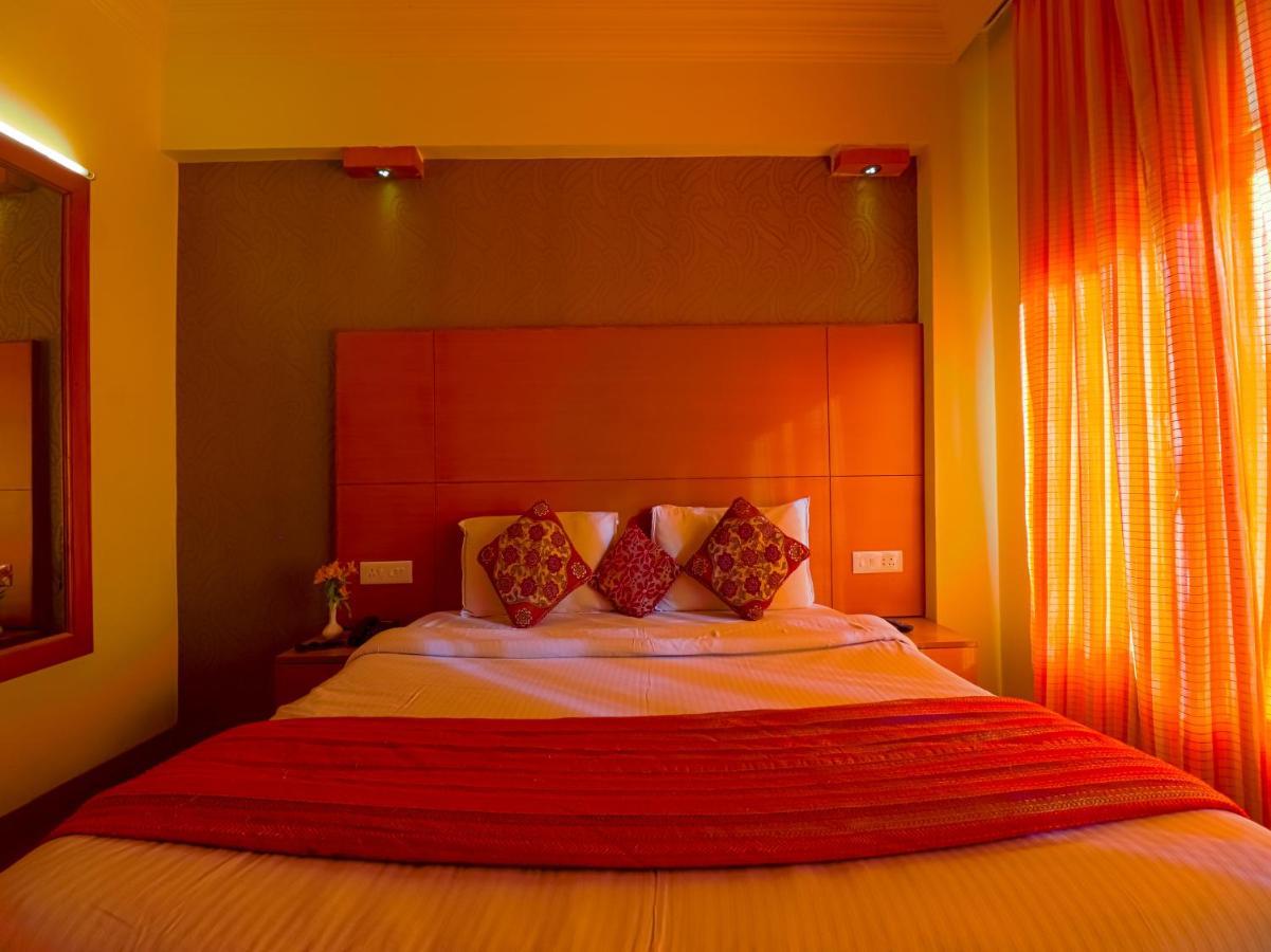 The Byke Sunshine Grand Hotel Ooty Exterior photo